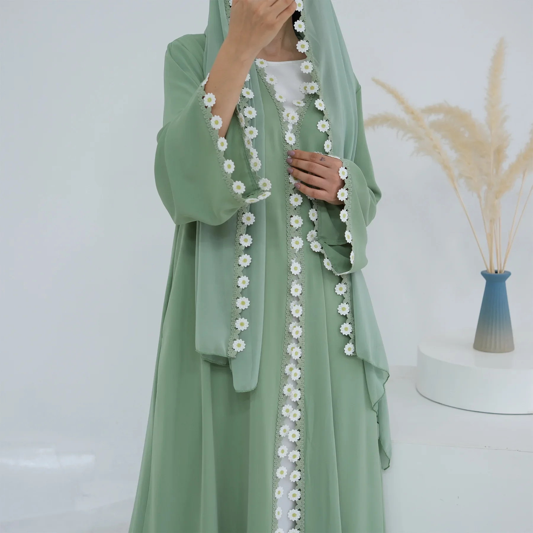 ชุดเดรสอาบายะห์ลายดอกไม้สไตล์ด - Embroidery Kebaya บทวิจารณ์และราคา